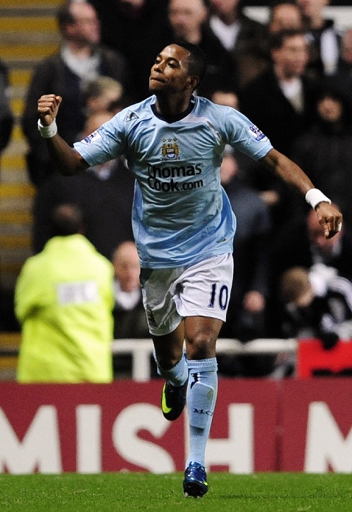 罗体：米兰冬窗寻找吉鲁式中锋，目前正评估菲尔克鲁格（罗体：米兰冬窗瞄准吉鲁型中锋，正考察菲尔克鲁格）