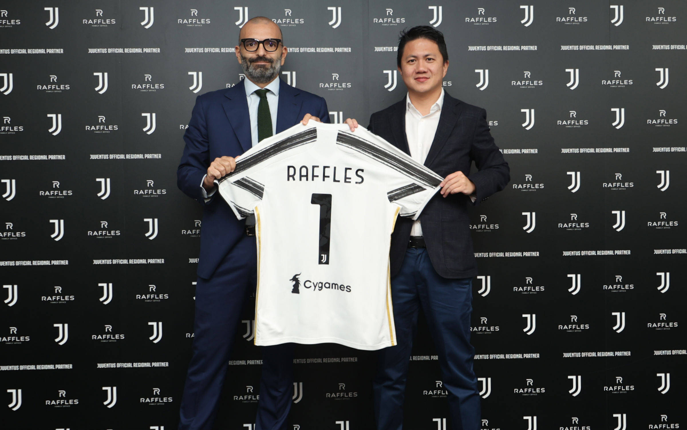 科曼：荷兰足球的人才太多了，我对明年的世界杯充满了期待（科曼：荷兰足球人才济济，我对明年世界杯信心十足）