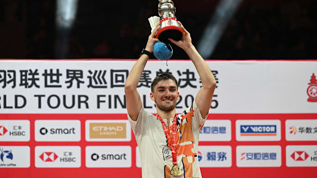 15战13负，战绩西部排倒数，4大新援集体翻车！主帅赢麻了（开季15战2胜13负，西部垫底，四大新援集体失灵，主帅赢麻了）