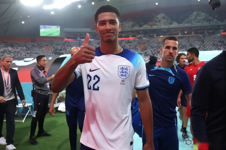 太阳报：卷入亚马尔分手事件的女网红喜欢KK，是名狂热足球迷（太阳报：卷入亚马尔分手风波的女网红钟情KK，是名铁杆球迷）