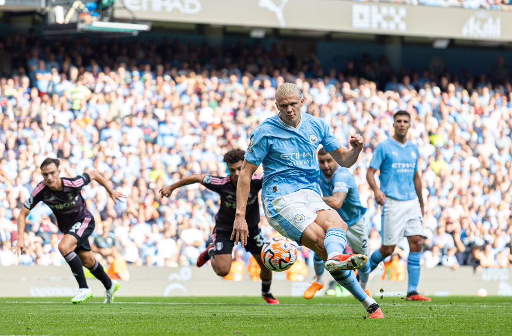 勇士老将挺身而出定胜局（勇士老将关键发力锁定胜局）