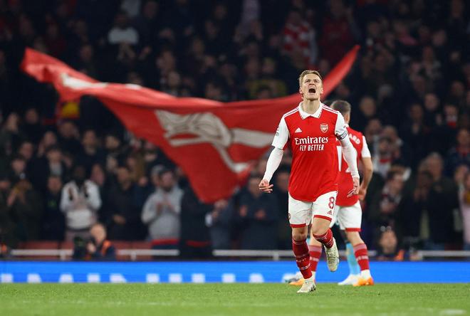 曝阿森纳加入塞梅尼奥争夺战 英超5大豪门冬窗抢他（曝阿森纳参与塞梅尼奥竞购 英超五豪门冬窗围抢）