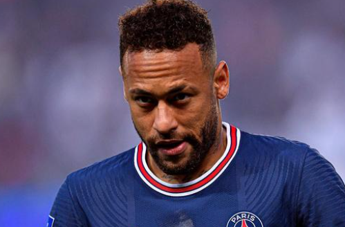 超高效率！里夫斯15投12中砍下38分8篮板（里夫斯手感炽热：15投12中砍下38分8篮板）